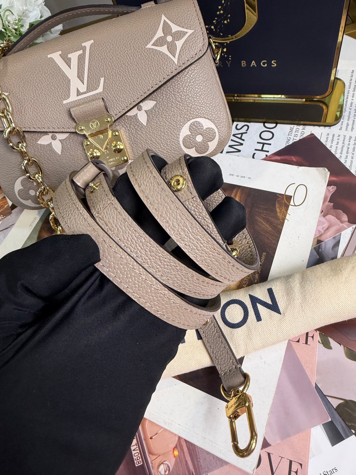 LOUIS VUITTON METIS EAST WEST
