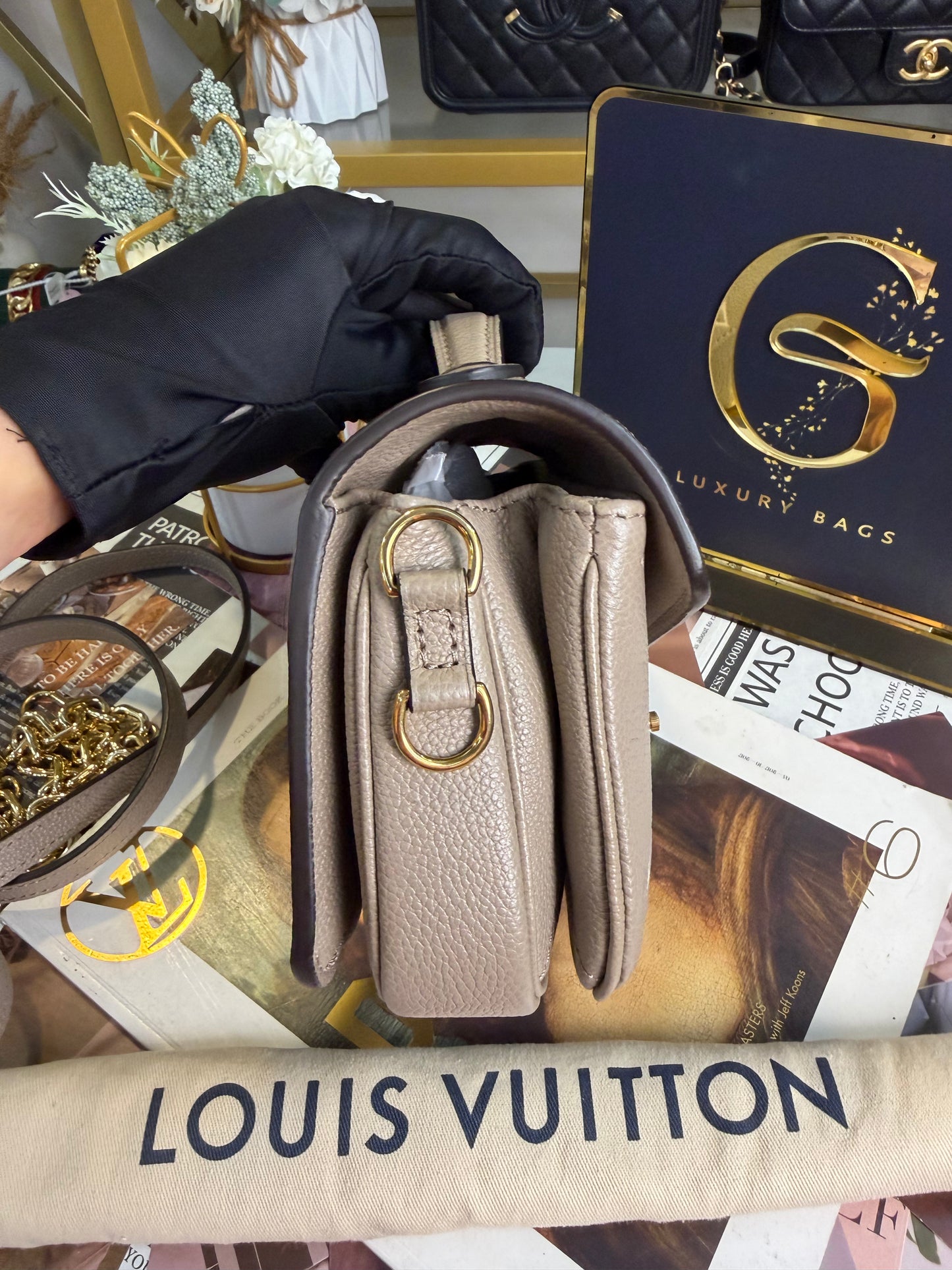 LOUIS VUITTON METIS EAST WEST