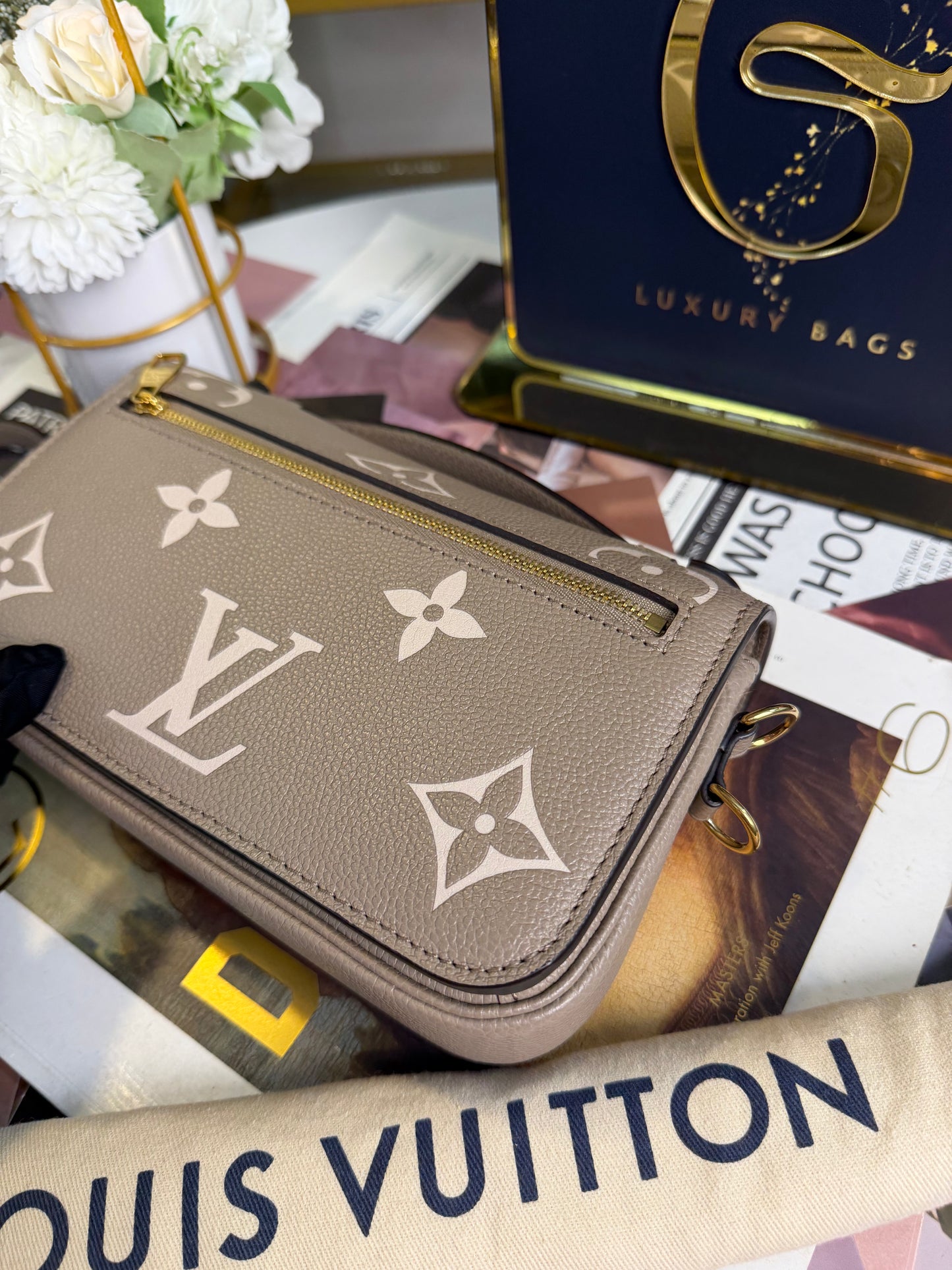 LOUIS VUITTON METIS EAST WEST