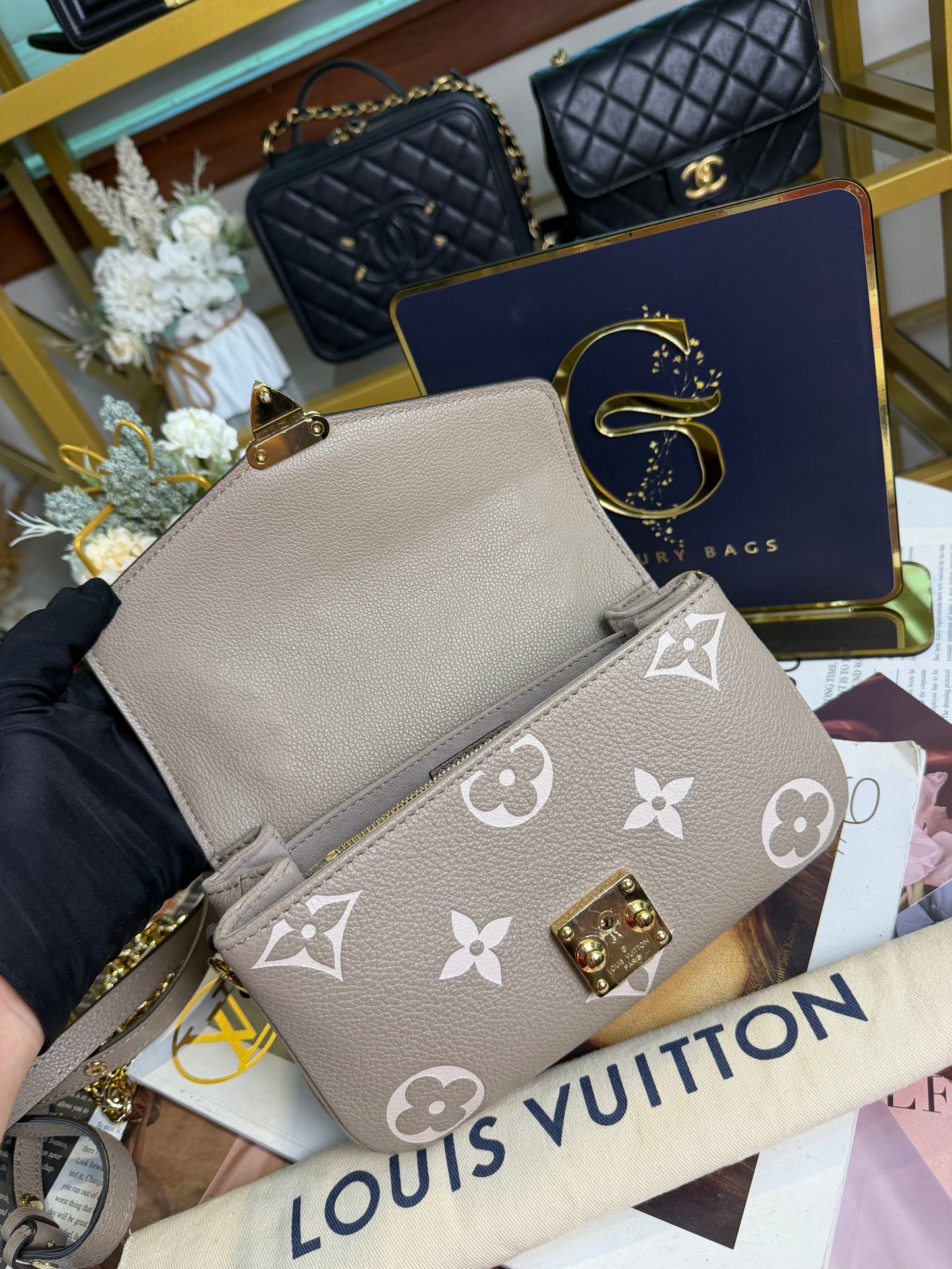 LOUIS VUITTON METIS EAST WEST
