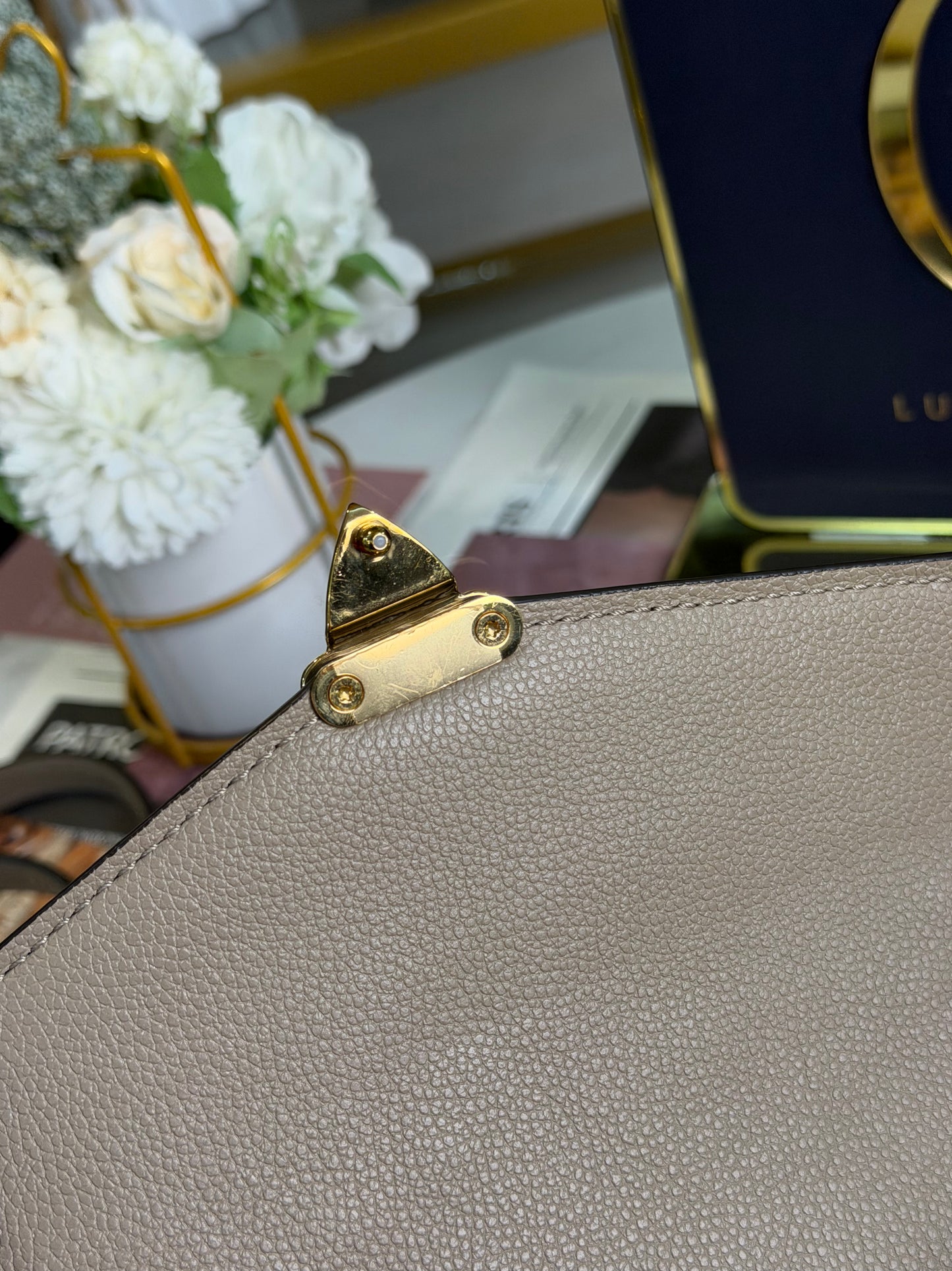 LOUIS VUITTON METIS EAST WEST