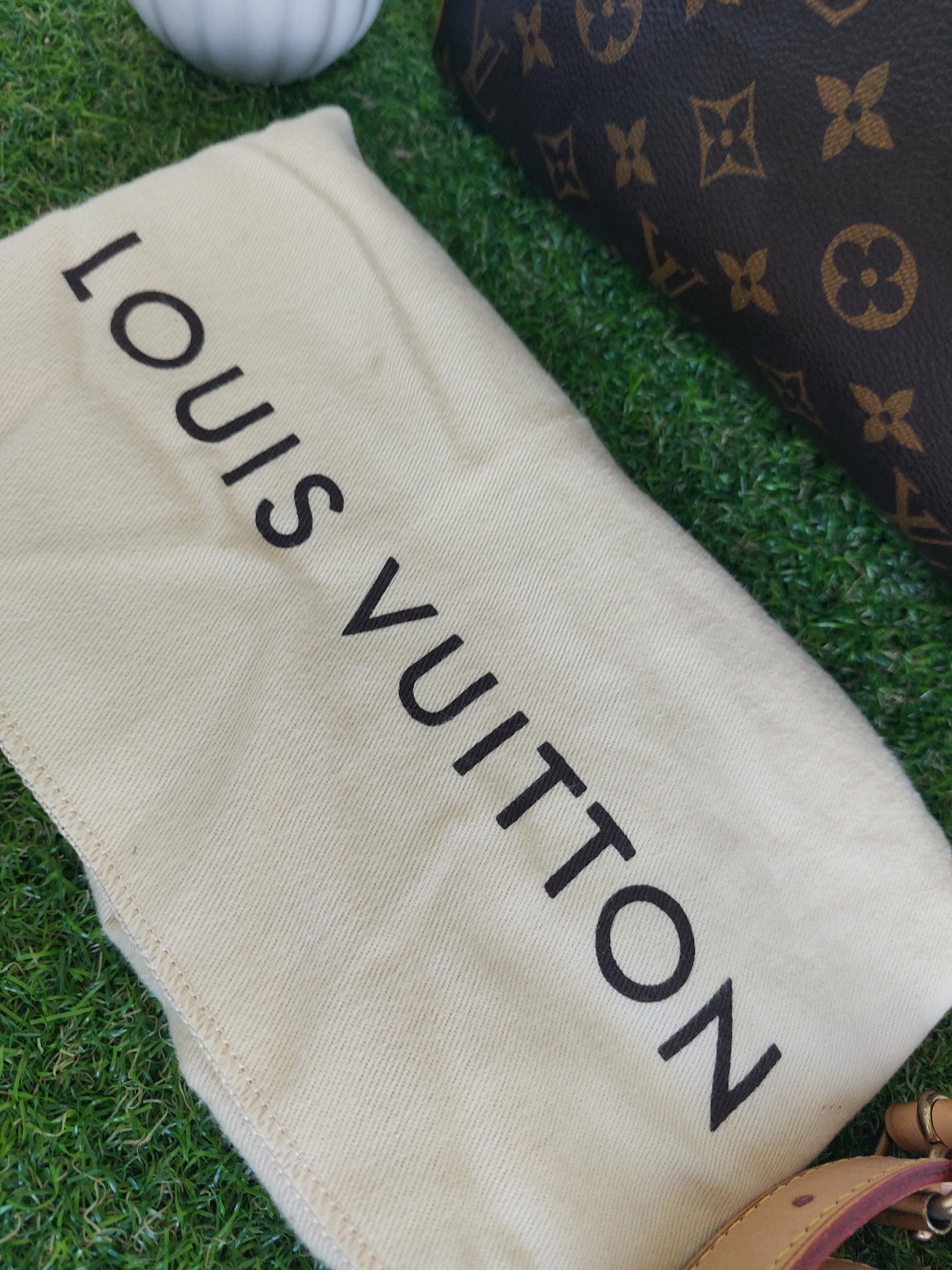 Louis Vuitton Bandouliere 30 Monogram