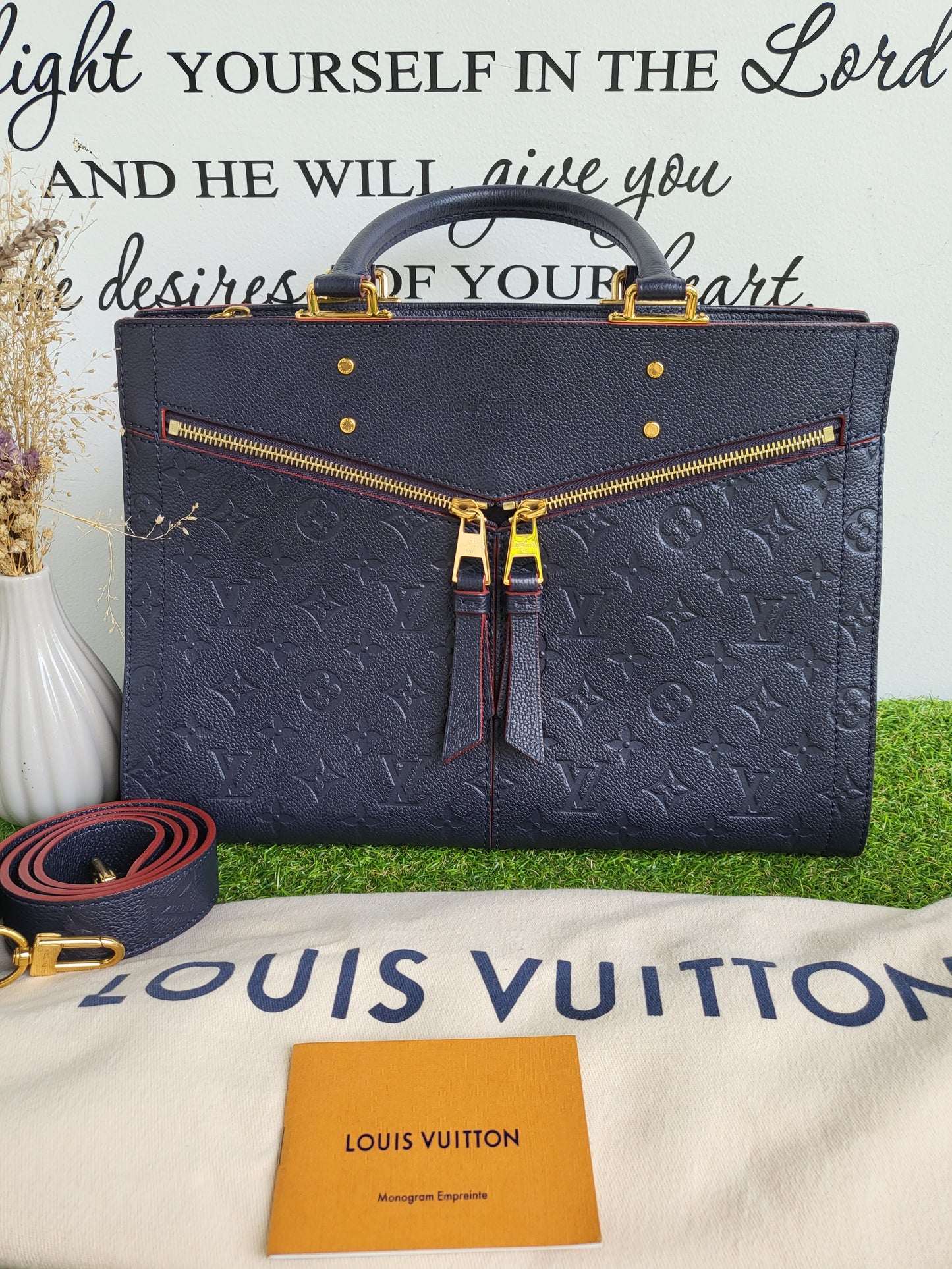 Louis Vuitton Sully