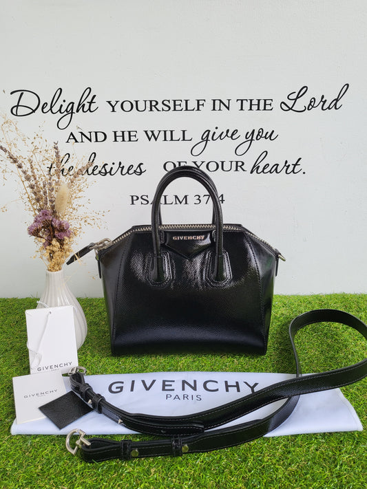 Givenchy Antigona Mini Calfskin
