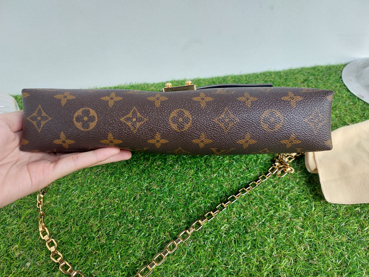 Louis Vuitton Pallas Chain Flap