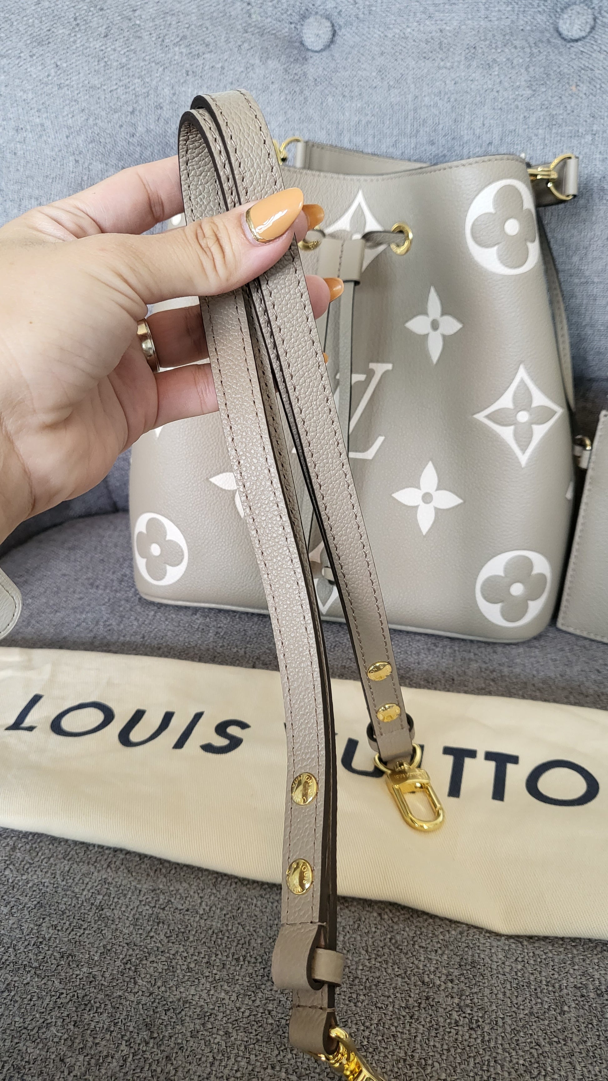 Louis Vuitton Turtledove NeoNoe mm M45555 by The-Collectory