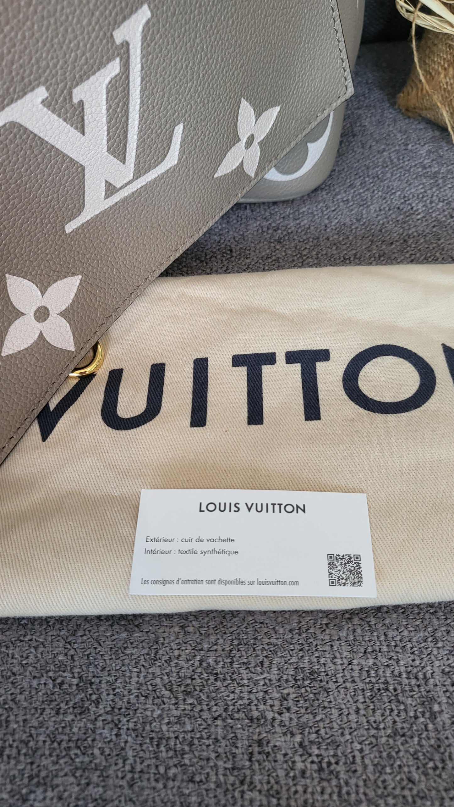 Louis Vuitton Neonoe Turtle Dove