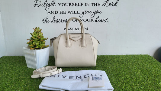 Givenchy Mini antigona