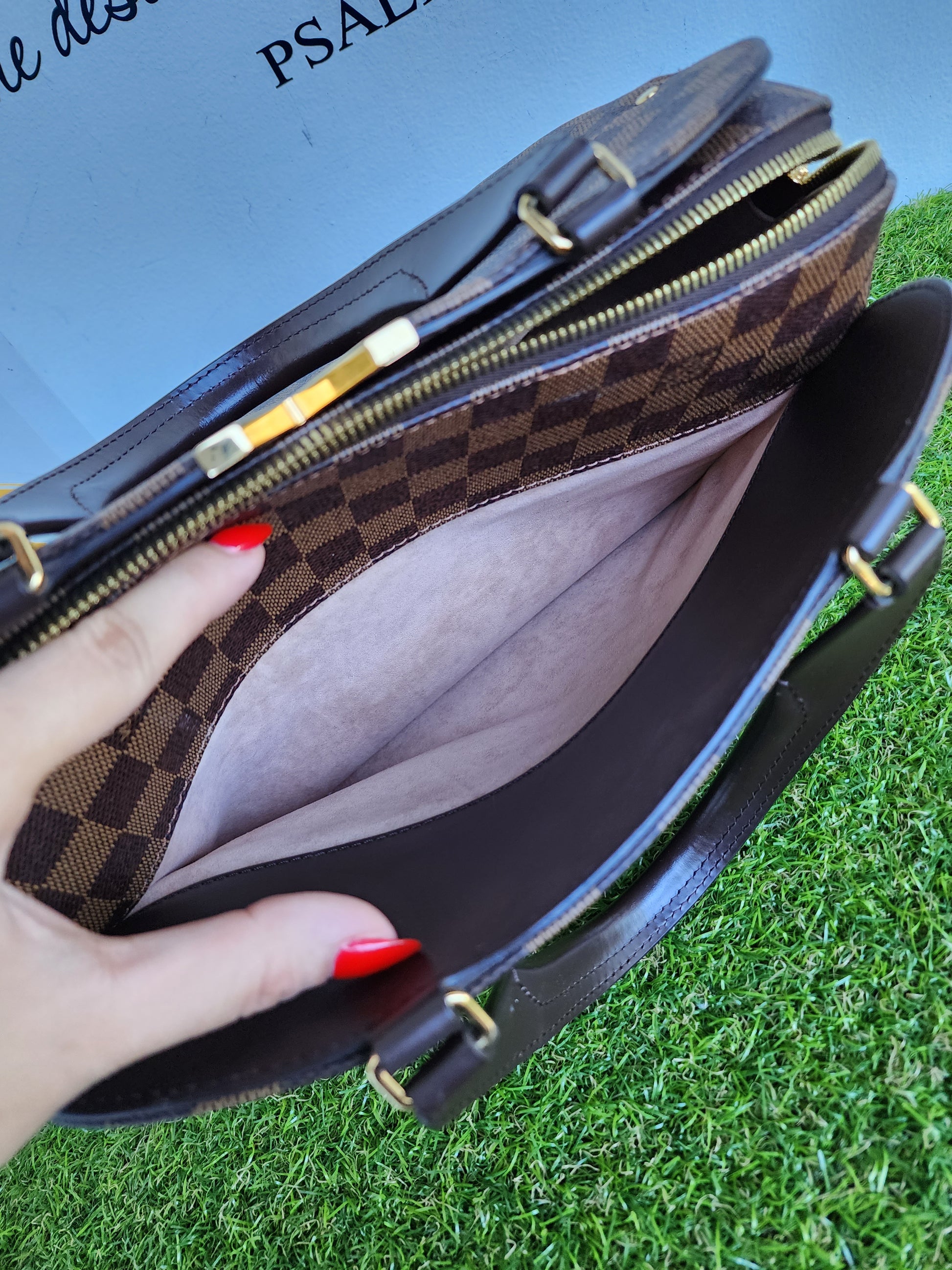 Kensington handbag Louis Vuitton Brown in Plastic - 35055043
