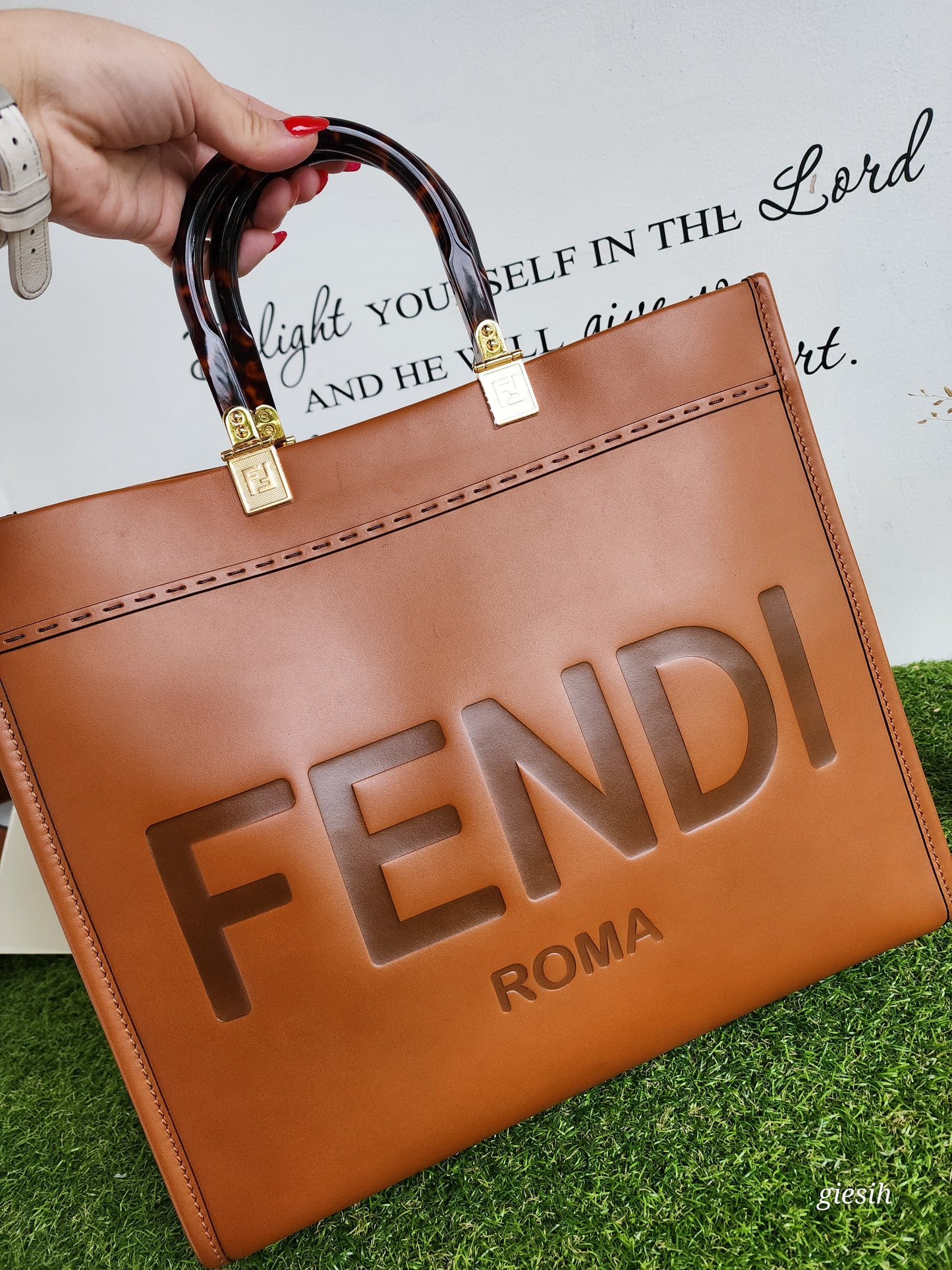 fendi sunshine medium