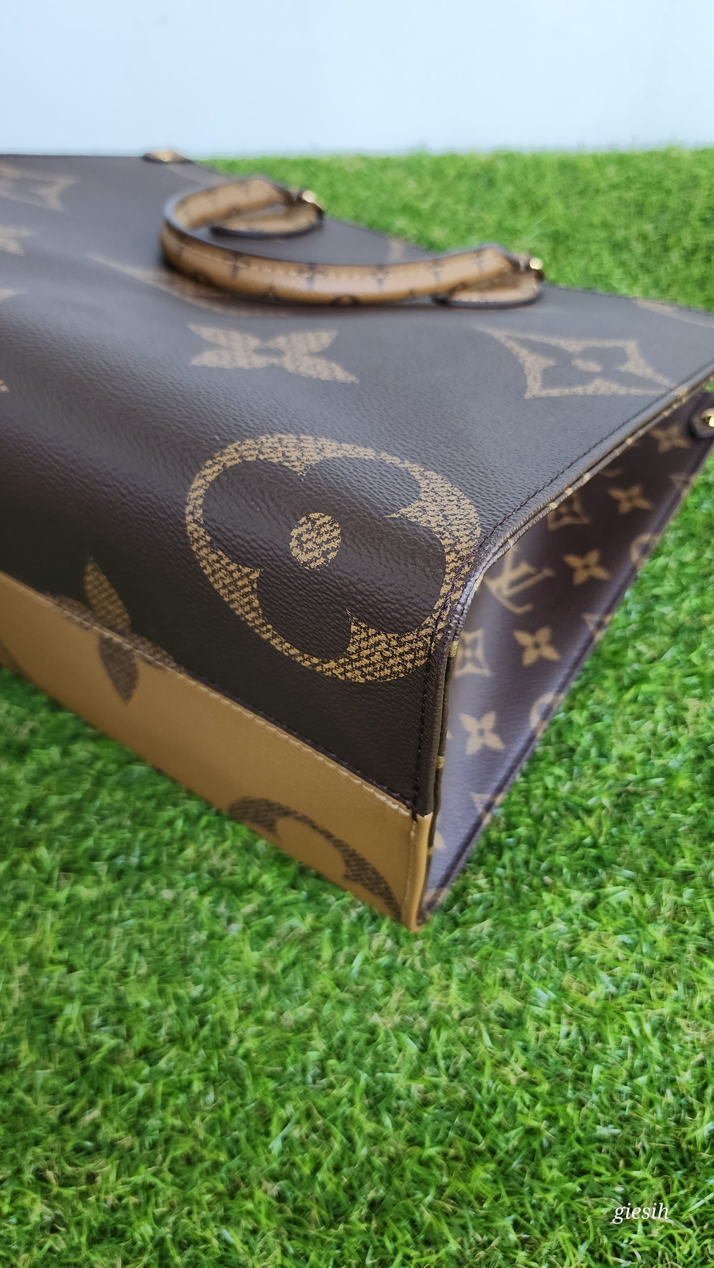 Louis Vuitton OTG MM Reverse Monogram