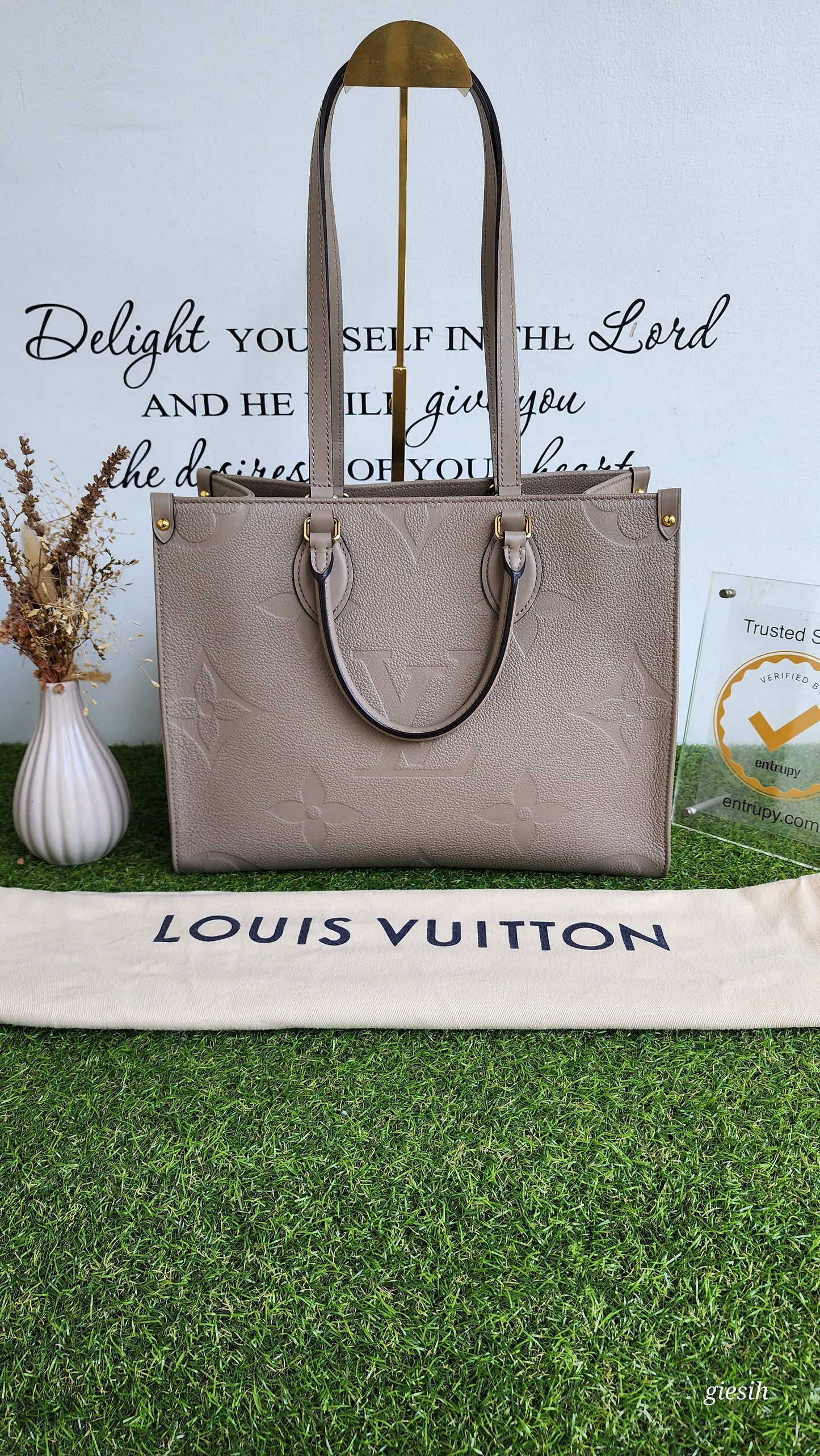 Louis Vuitton OTG MM Empriente