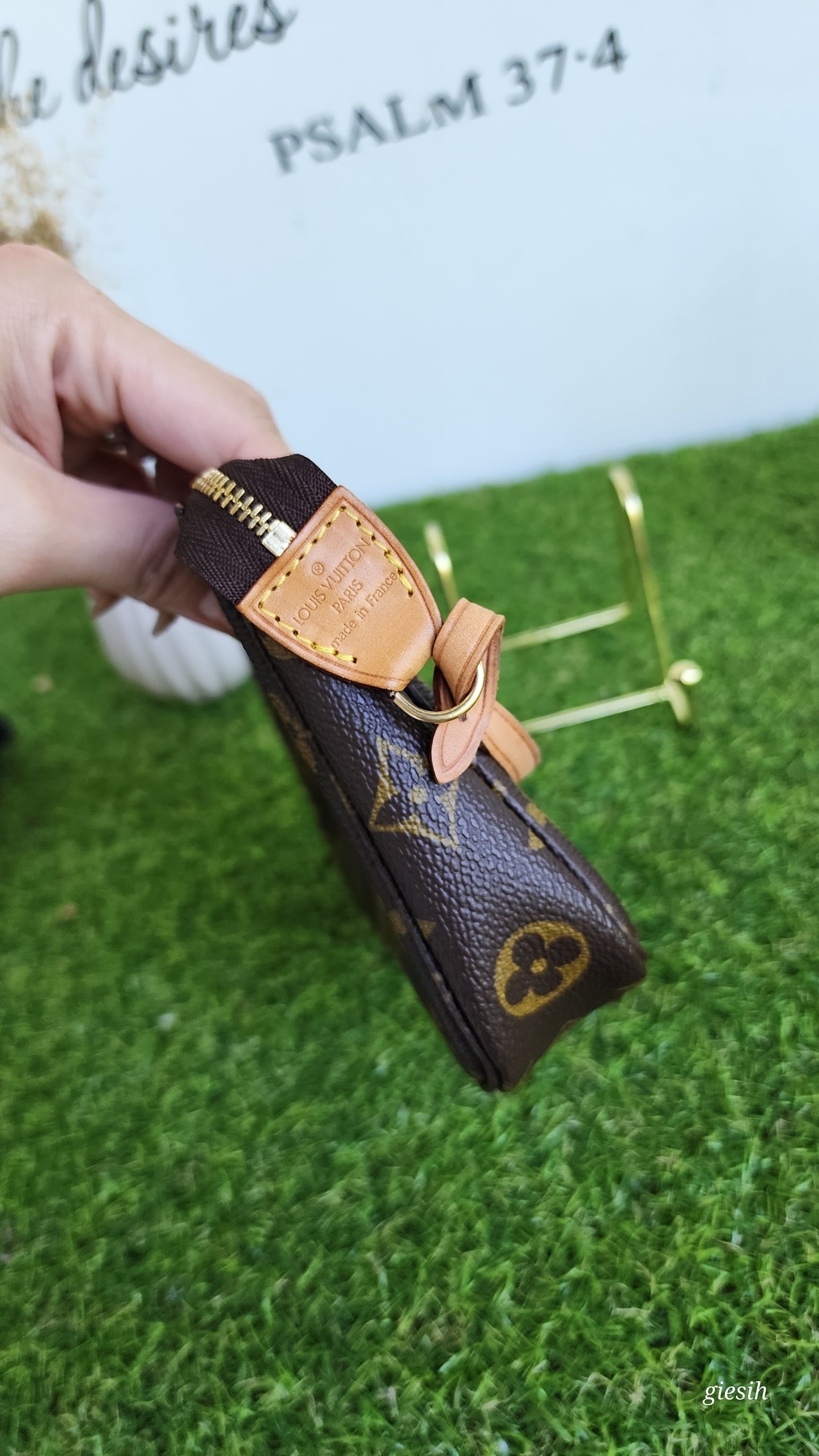 Louis Vuitton Pochette Monogram