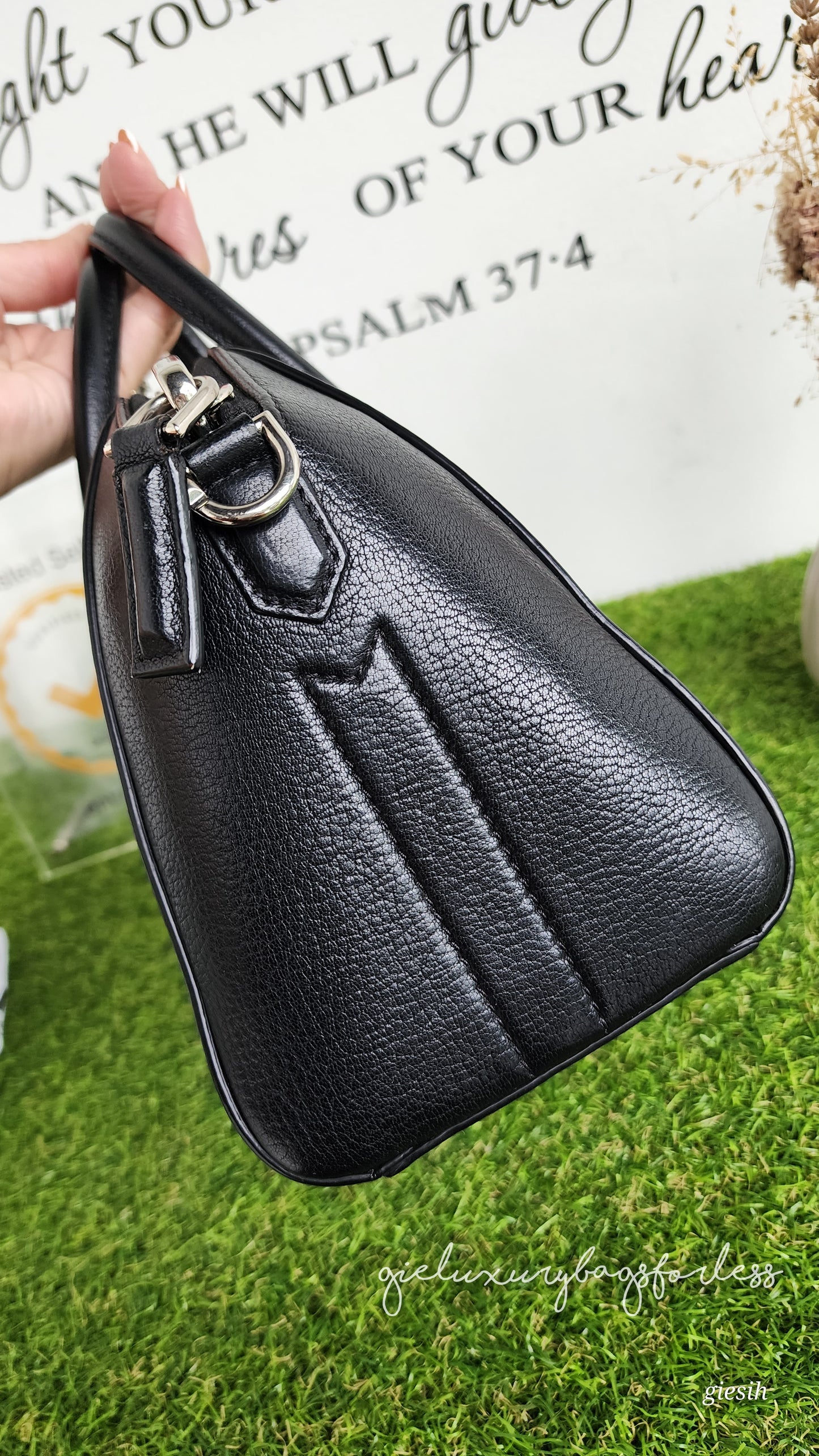 Givenchy Antigona Mini Goatskin